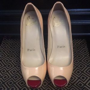 Red bottom apricot pumps